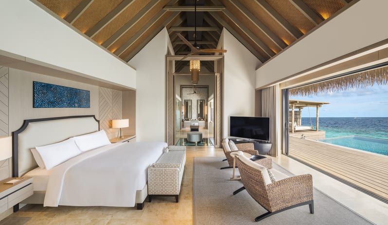 4. King Grand Overwater Villa_Bedroom